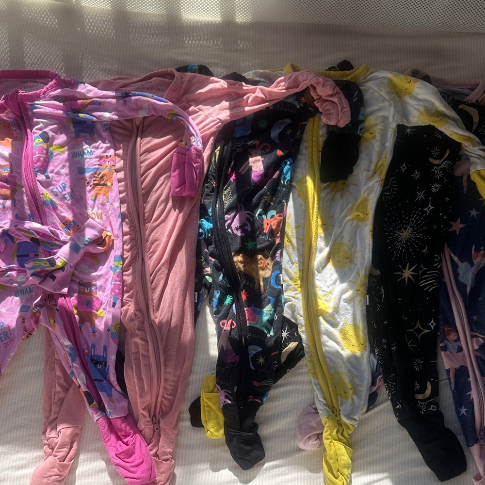 SIX little sleepies sleepers, size 3-6m